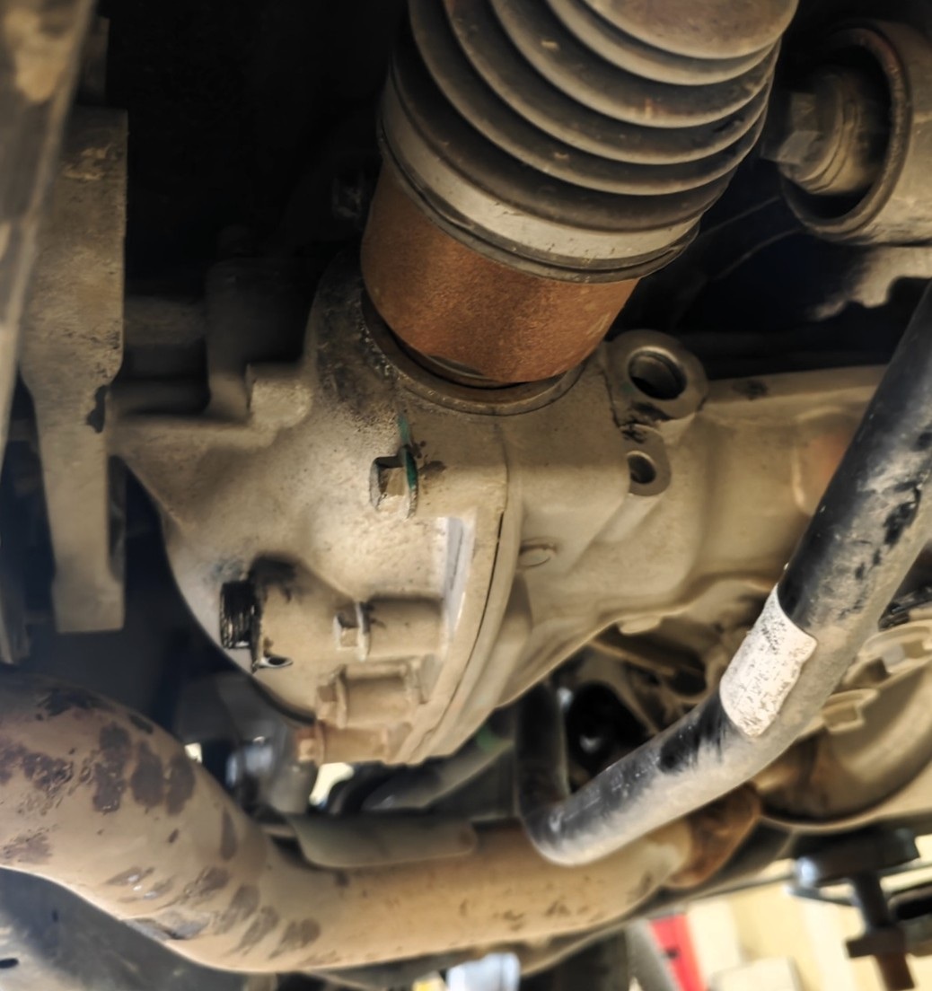 Замена масла в редукторе Exeed TXL