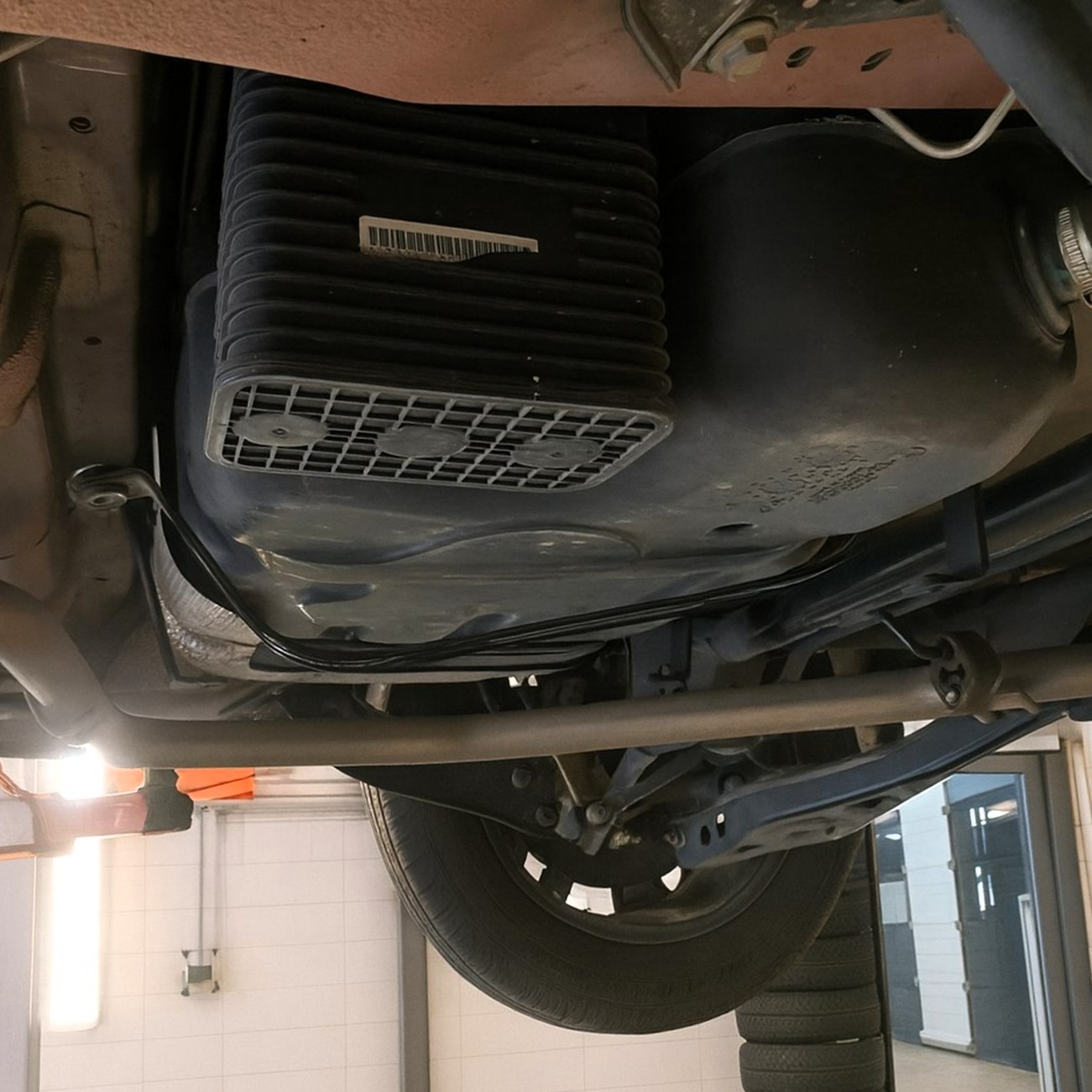 Подготовка к замене топливного фильтра Exeed LX