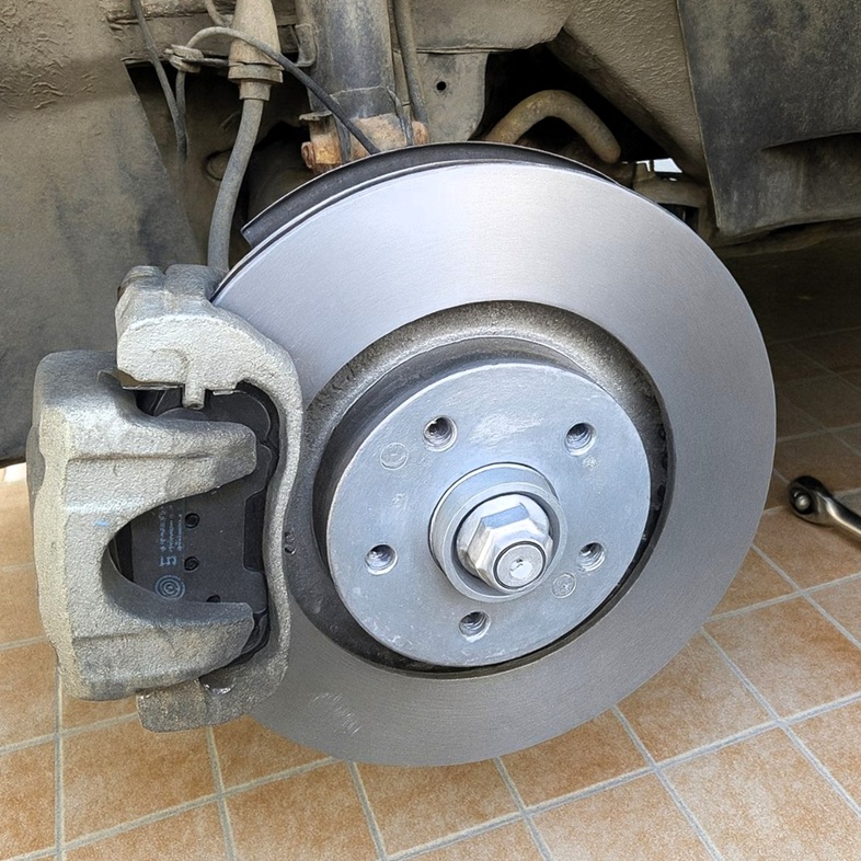 Замена тормозных дисков Exeed LX